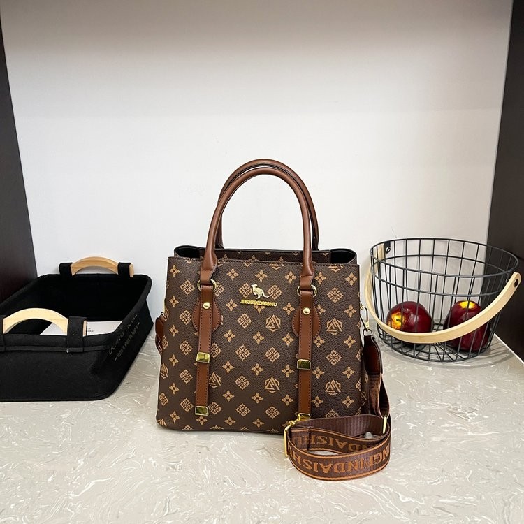 女士包包2025新款潮高级感百搭大容量手提水桶包妈妈款单肩斜挎包