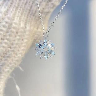 Cross-border Flash Diamond Sky Blue Snowflake Necklace Women's Light Luxury Niche Design Diamond Necklace Christmas Birthday Gift