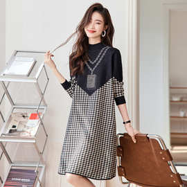 韩版千鸟格针织衫连衣裙2024秋冬新款法式气质高级感中长款毛衣裙