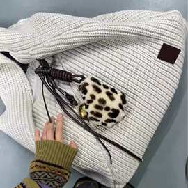 新品网红同款时尚百搭撞色毛线休闲慵懒设计手提单肩包包