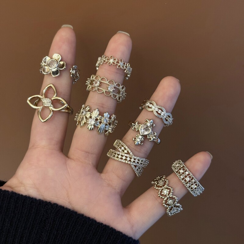 Lace-Style Light Titanium Gold Ring with Hollow Floral Design, Fashionable and Unique, High-End Design Open Ring Lace-Style Light Titanium Gold Ring with Hollow Floral Design, Fashionable and Unique, High-End Design Open Ring