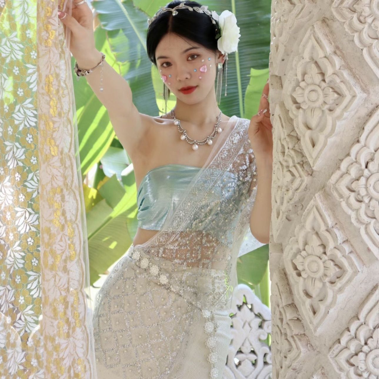 04 스타일 스커트 + 튜브탑 + 숄 + 플루메리아 머리핀