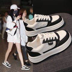 厚底板鞋女2025秋季新款防滑小白鞋增高韩版户外休闲皮面女单鞋