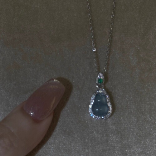 New Chinese Style Blue Fu Lu Gourd Pendant Necklace for Women, Unique Design, High-End, Exquisite, Versatile Collar Necklace Lockchain