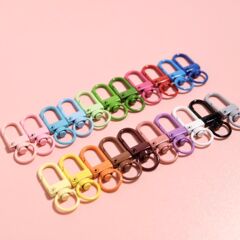 塗装キャンディーカラー系亜鉛合金ドアボタン犬ボタンキーホルダー海老米ボタンdiyアクセサリーペンダント卸売り