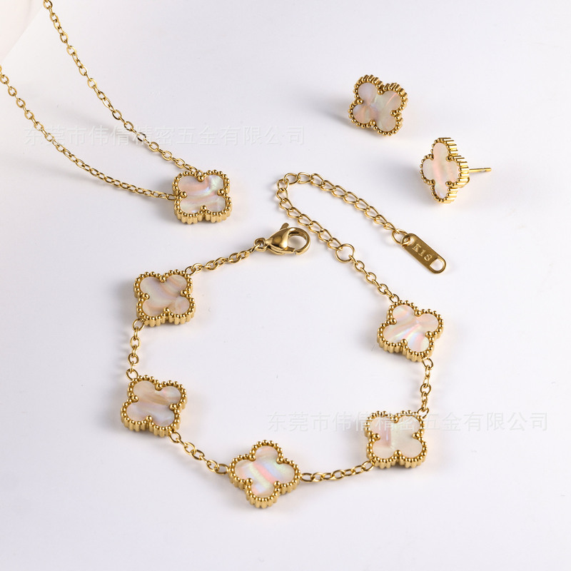 New Ice-Breaking Four-Leaf Clover Three-Piece Set for Women and Girls 18K Gold-Plated Non-Fading V Gold Necklace Bracelet Jewelry