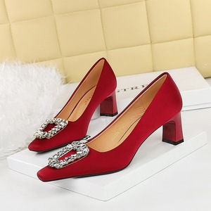 6186-K30 European and American style banquet women's shoes with thick heels, high heels, satin, shallow mouth, smal