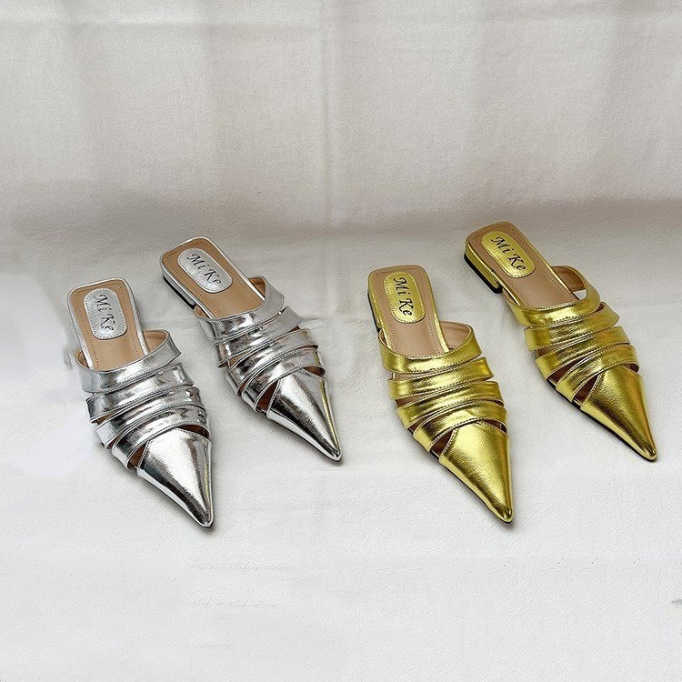 Net rouge même style or bout pointu creux demi pantoufles femmes 2023 été style européen et américain Baotou rétro chaussures plates à talons bas_voghion.com