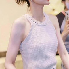 スターの同じギャルの新型の夏の高級感の短い金のガードルのベストは首の中で美背の上着の女性を掛けます。