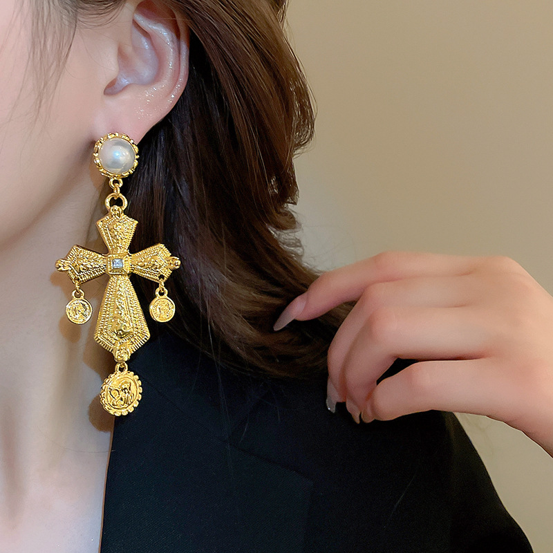 Daily Occasion 1 Pair Vintage Style Cross Plating Inlay Alloy Artificial Pearls Rhinestones Drop Earrings