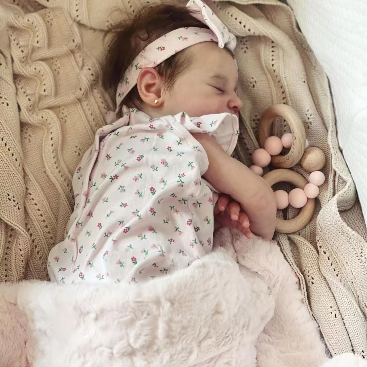 Hable con estampado NPK de 19 pulgadas muñeca de simulación hecha a mano Laura para regalar juguetes navideños para niños