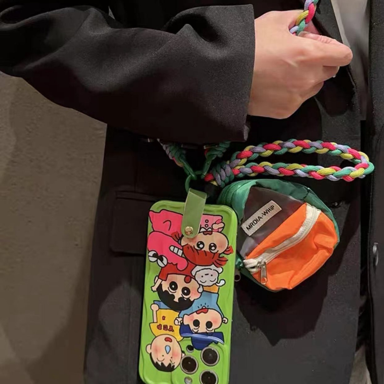 Divertido dibujo de dibujos animados Xiaoxin Aplicable iPhone13/14 pequeña mochila creativa 15ProMax Apple 12 funda para teléfono móvil 14P