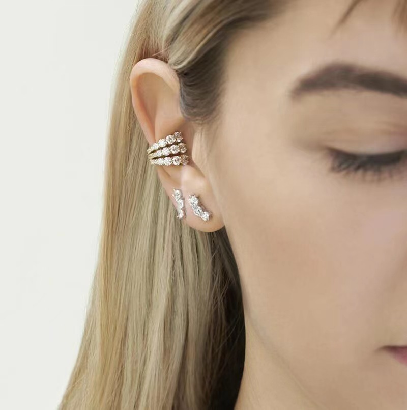 Orecchini a clip per orecchie Orecchini in metallo con temperamento semplice e alla moda da donna Orecchini a forma di C intarsiati con diamanti multistrato europei e americani_voghion.com