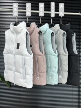 2026秋冬新品加拿大鹅胶囊羽绒保暖马甲赵露思同款可爱纯色简单