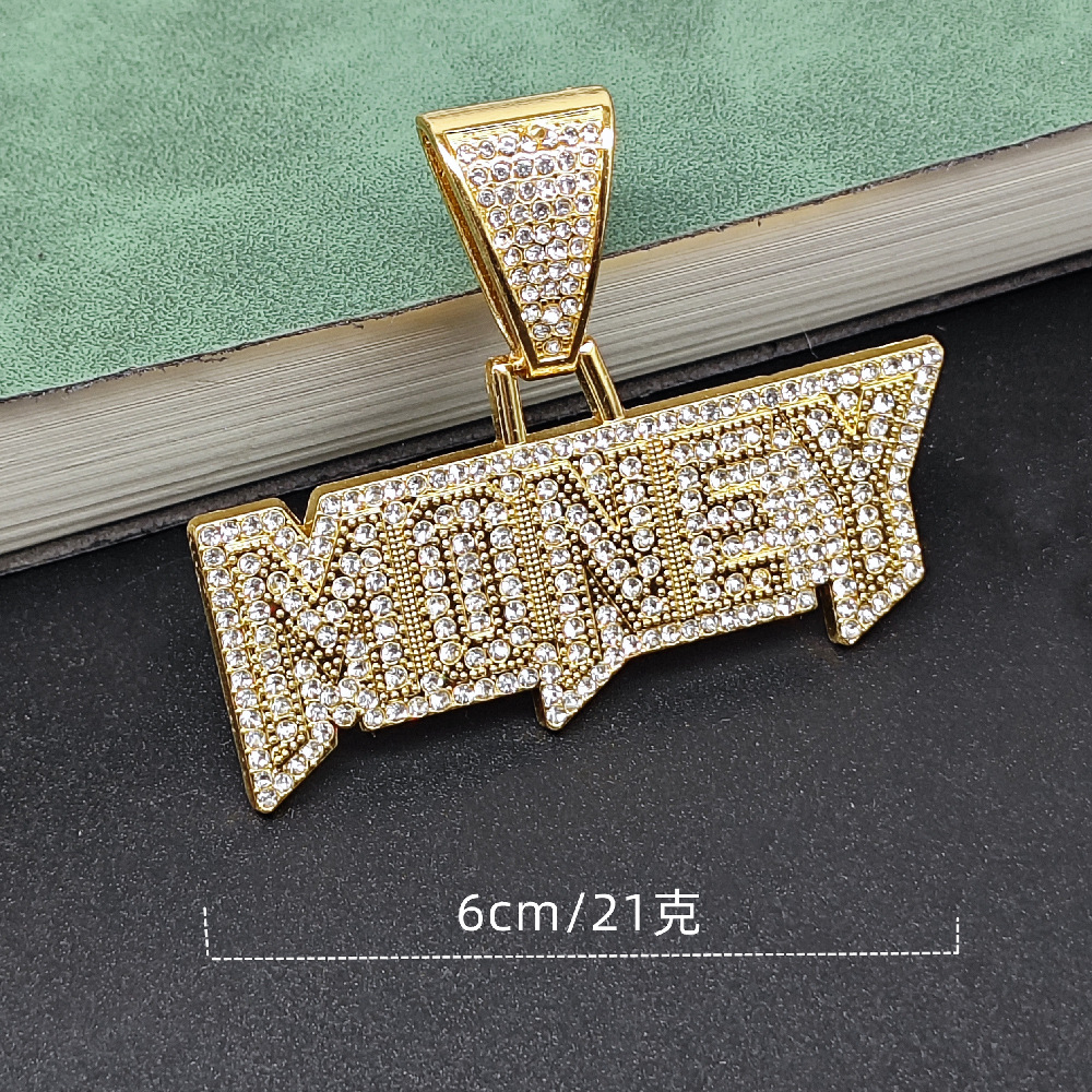 Street culture everyday wear: the letter MONEY pendant can be paired with a diamond-encrusted Cuban chain necklace, a rap/hip-hop accessory