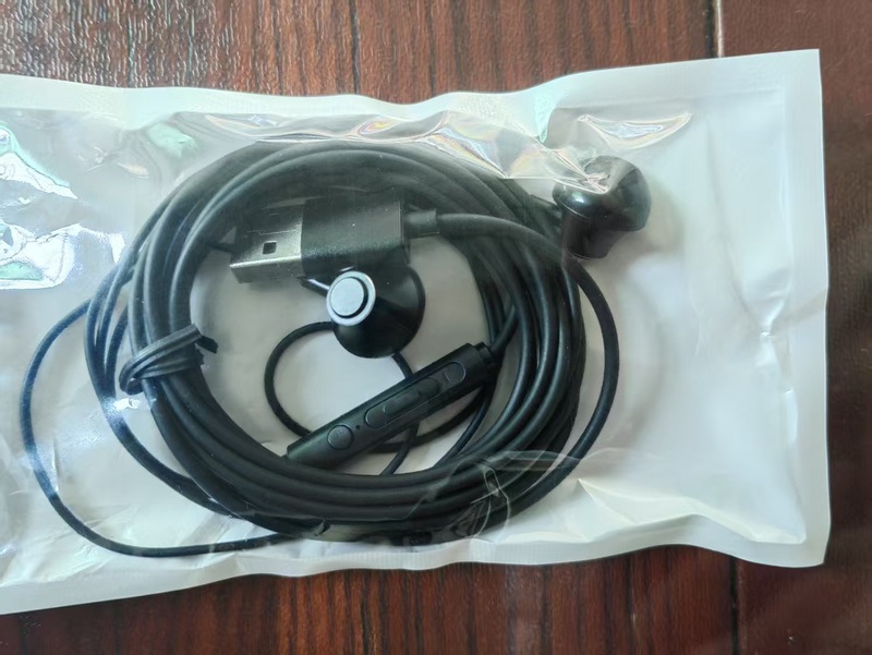 USBパソコンのイヤホンは2.5メートルの延長有線で耳に入るデスクトップノートの通用ネットカフェで、麦を持ってニワトリを食べるのに適している|undefined