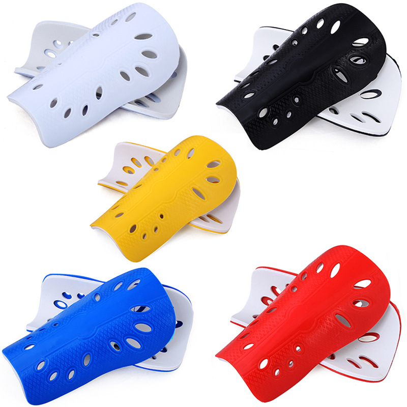 Protector de pierna de fútbol de alta calidad tablero de enchufe protector de pierna transpirable ultra-ligero con agujeros protector de pantorrilla enchufe tablero de enchufe almohadilla de rodilla
