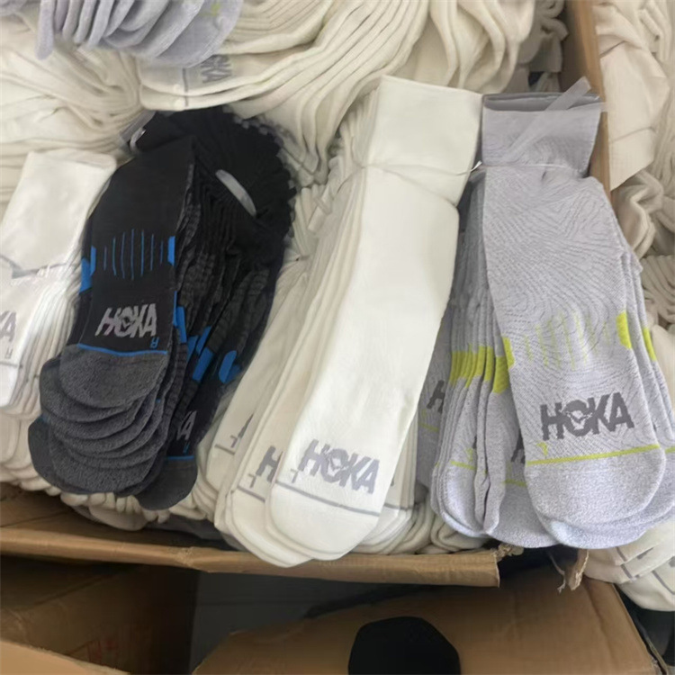 Wholesale of Foreign Trade Surplus Men's and Women's Mid-Calf Sports Socks with Letter Design, Towel Bottom, Cotton Socks for Outdoor Exercise and Running