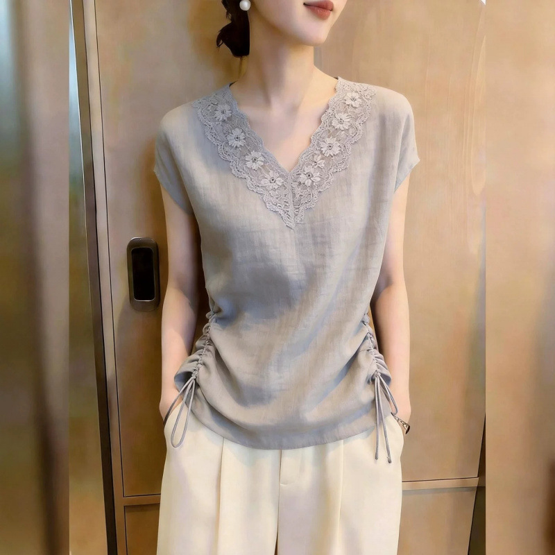Korean-style French V-neck lace top for women, new commuter style, chic and beautiful gray shirt, 2026 summer new model Korean-style French V-neck lace top for women, new commuter style, chic and beautiful gray shirt, 2026 summer new model