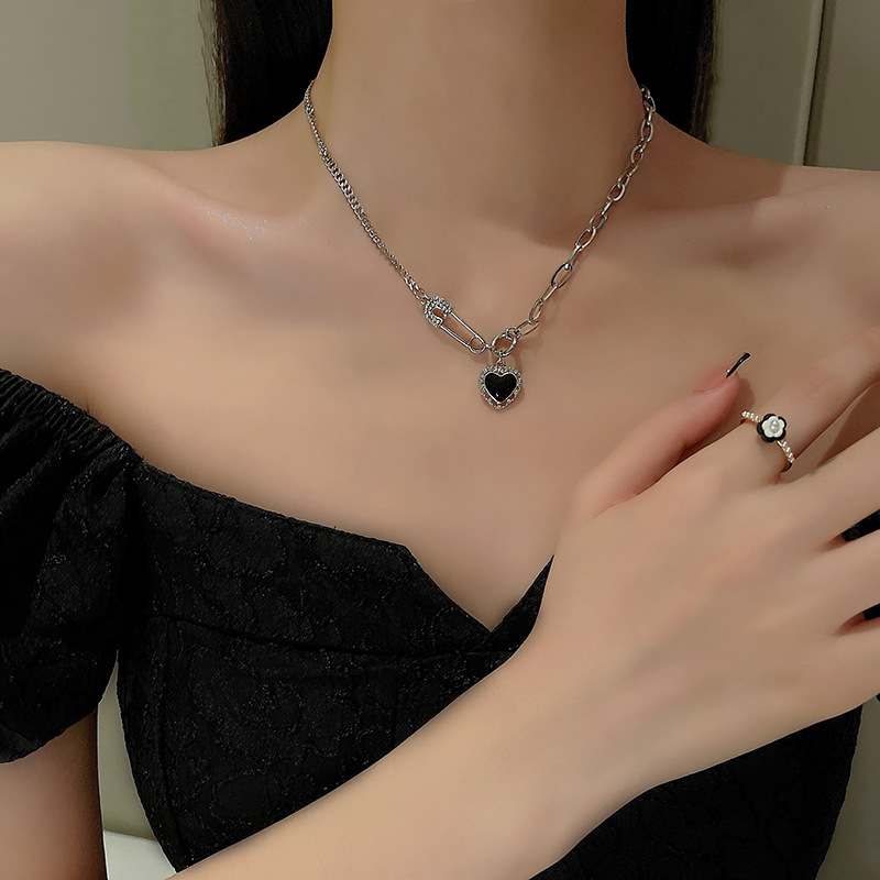 Fashion Geometric Heart Shape Butterfly Titanium Steel Inlay Artificial Pearls Necklace Colorza_colorza_3