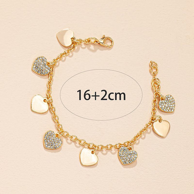 Korean New Simple Fashion Diamond Heart Bracelet Alloy Jewelry display picture 3