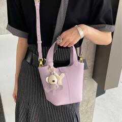 女性用本革バッグ 2025 新しいハンドバッグ女性のライト高級ニッチハイエンドバケットバッグシングルショルダークロスボディバッグ女性のバッグ