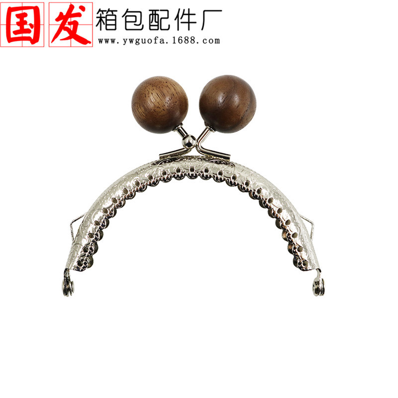 Una sola oreja 8.5CM semicircular encaje en relieve de madera oro 20mm perlas de caramelo japonés 4 cabezas de caramelo opcionales