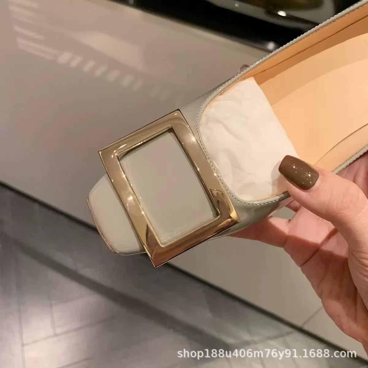 rv经典方扣漆皮单鞋女2025新款夏高跟鞋气质方头浅口粗跟平底鞋