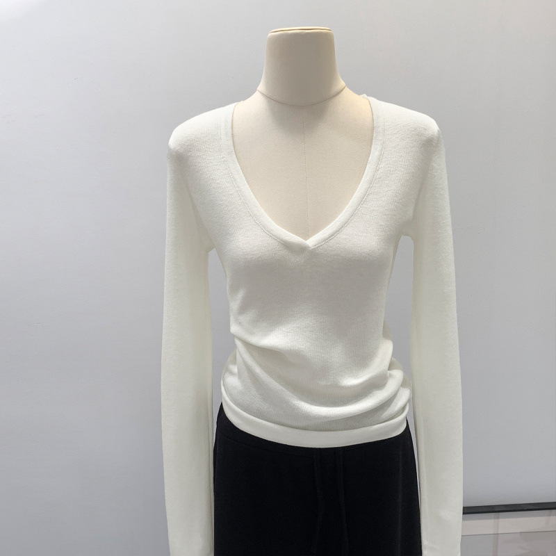 2026 Spring Season: Elegant and Sophisticated Old Money Style Outfit - V-Neck Wool Knit Sweater for Women, Slim Fit Top for Autumn and Winter