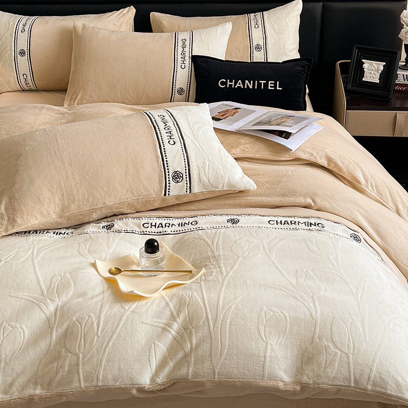 Otoño y invierno tallado de leche de lana de cuatro piezas lujoso lujoso de alto grado engrosado colcha de cama de lana de coral brida