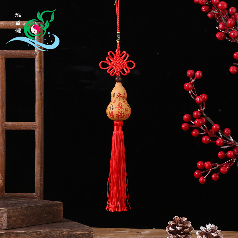 Chinese knot gourd carving, gourd from Shandong Liaocheng, peace blessing gourd, natural gourd, hot-selling on street stalls, gourd pendant