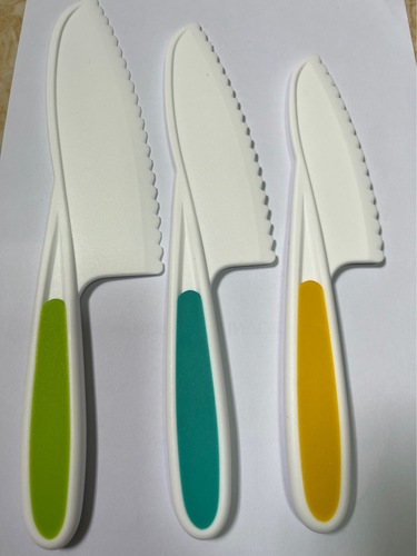 Factory Children's Safety Plastic Fruit Slicer Set of 3, Cake Turntable Knife Baking Tools Bread Knife