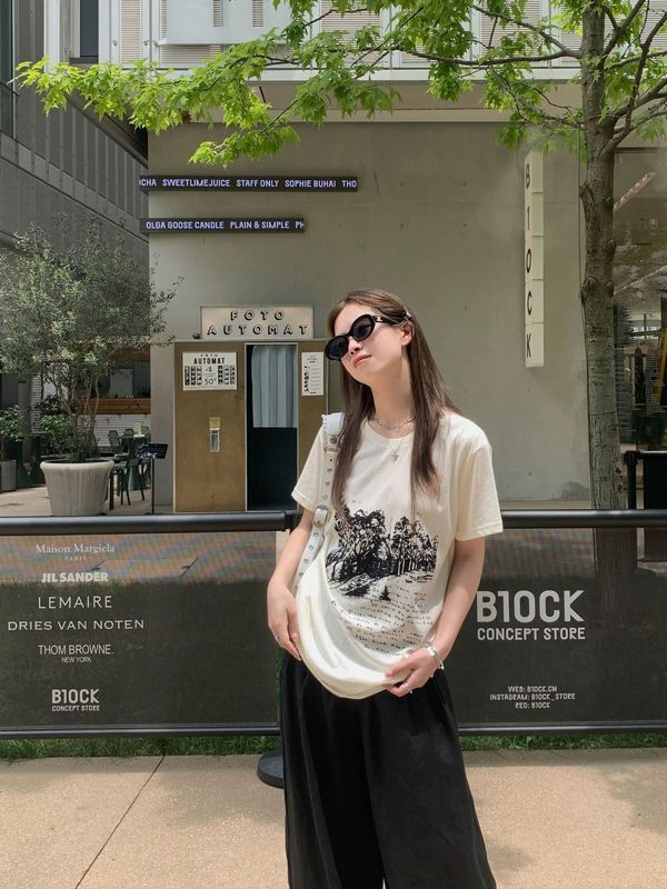 2024杏色日系レトロchi港味半袖上着半袖tシャツ女性夏デザイン小衆プリントゆるい|undefined