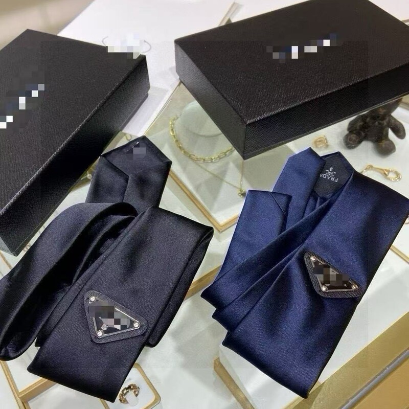 P new inverted triangle logo bow tie tie tie for men and women with adjustable fashion black 7CM shirt decoration tide