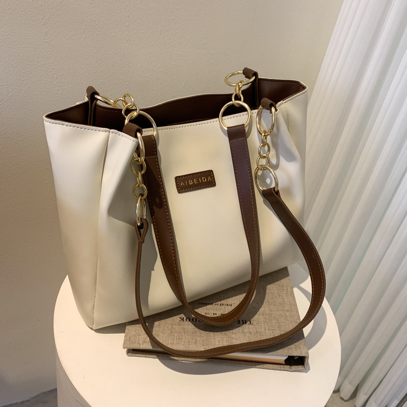 Bolsa de gran capacidad para mujeres 2025, nueva moda de otoño y invierno, bolso de hombro de mujer, sensación de alto nivel, bolso de viaje de clase para estudiantes image 11