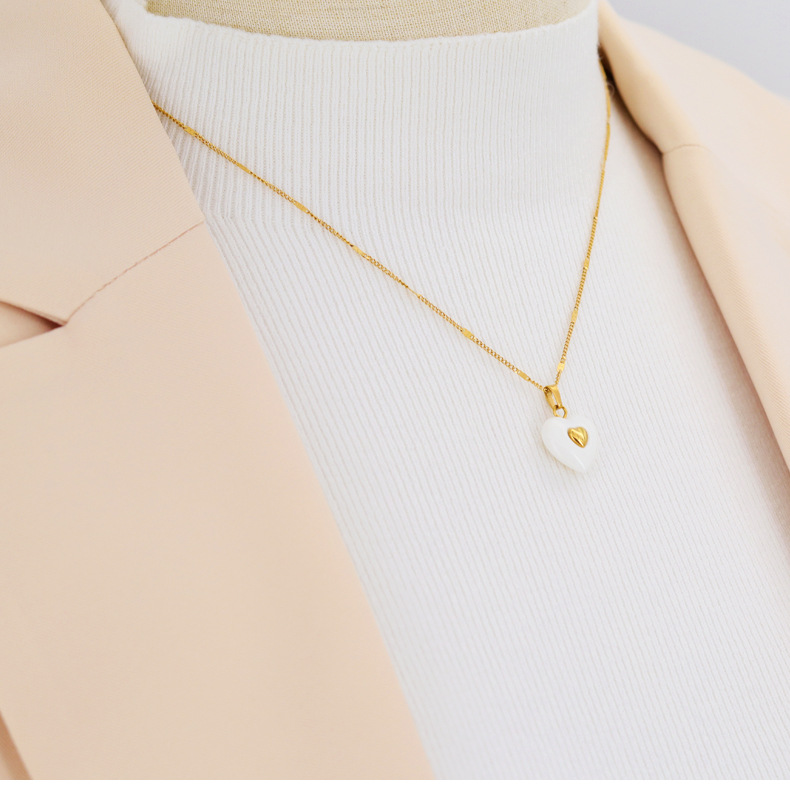 Fashion Heart Shape Resin Titanium Steel Plating Pendant Necklace 1 Piece