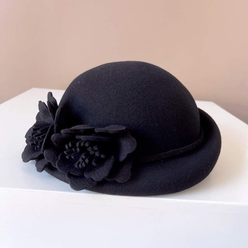 Women's Vintage Style Sweet Flower Crimping Bowler Hat display picture 5