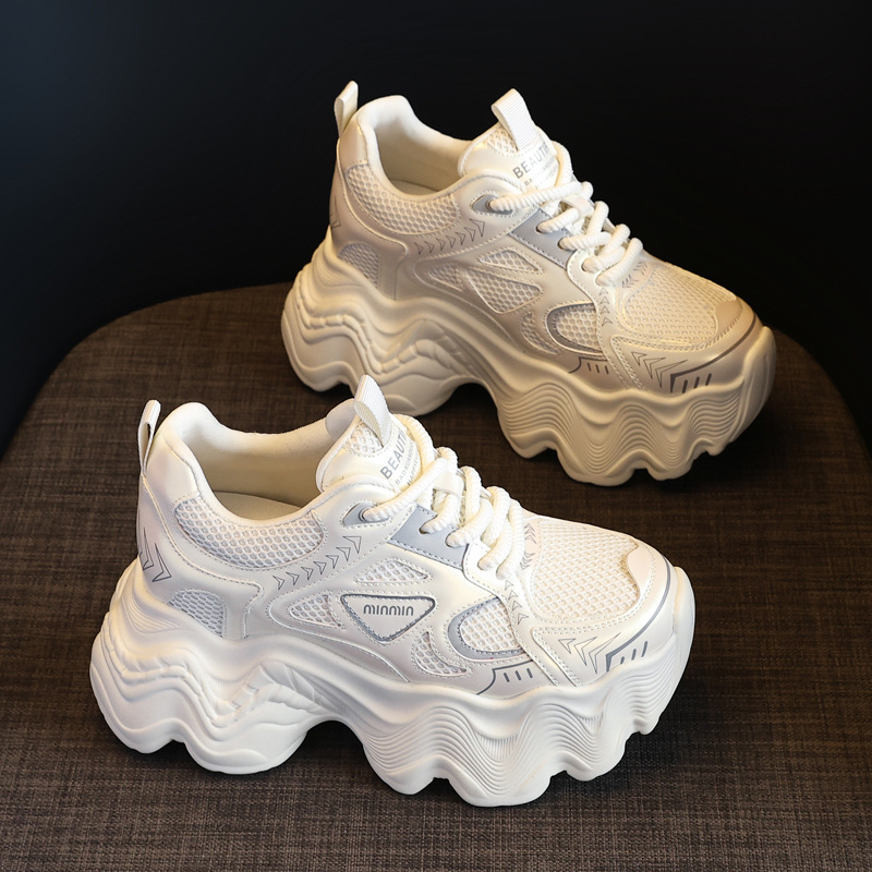 Giày thể thao nữ đế dày tăng chiều cao lưới thoáng khí phong cách dad sneaker — Màu be