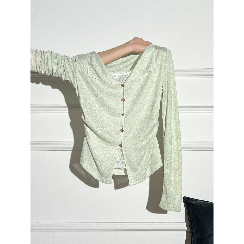 Stunning green lace two-piece long-sleeve T-shirt, autumn new style, half-open V-neck, ruched, slim-fit inner layer top