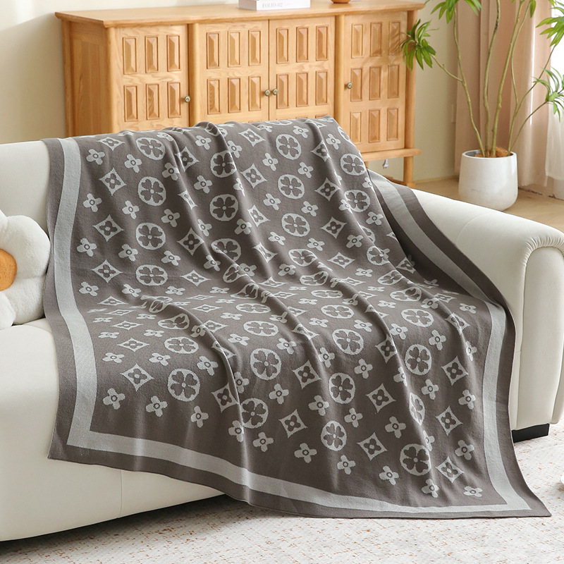 Knitted duvet, sofa for sleep