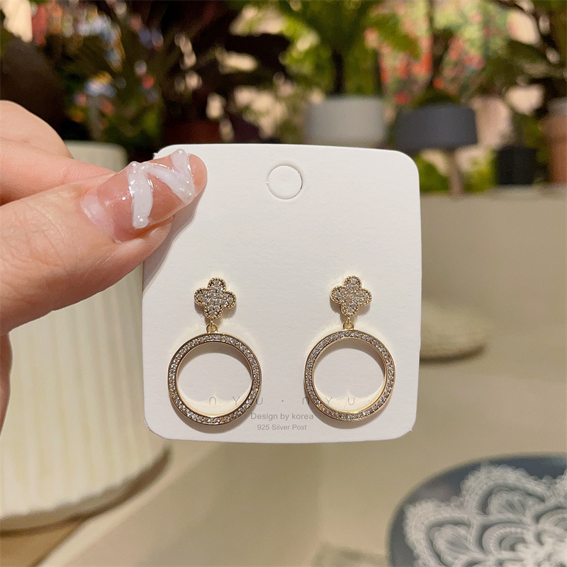 fashionable geometric earrings