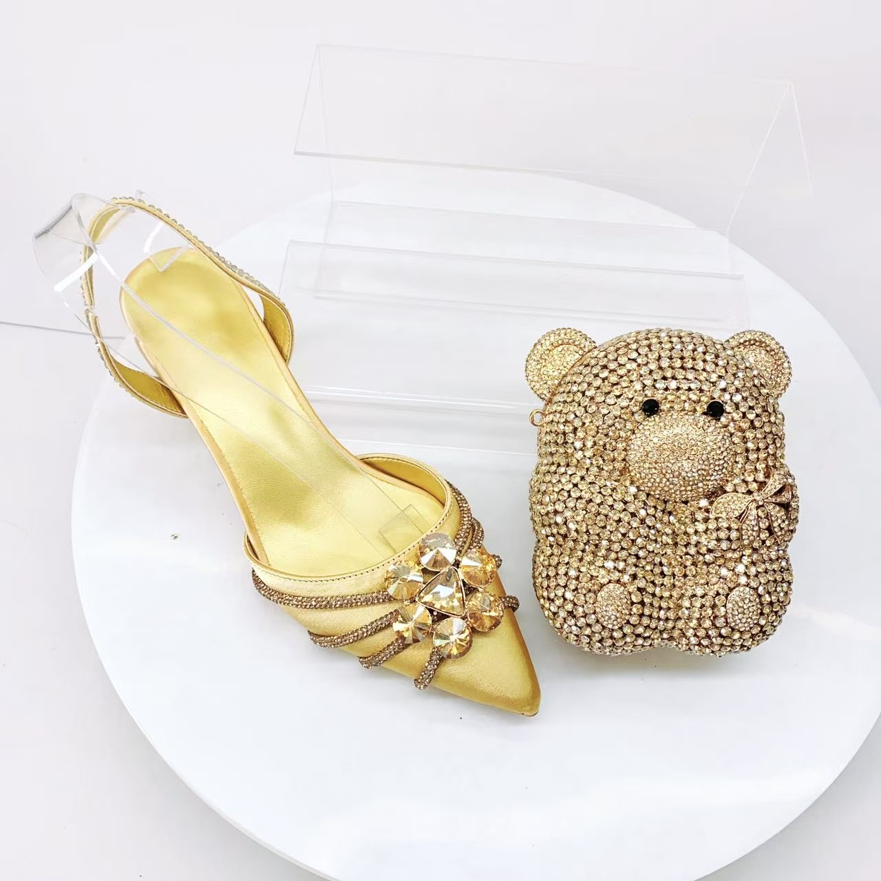 Eleganti sandali stiletto da donna con cristalli da cerimonia_voghion.com