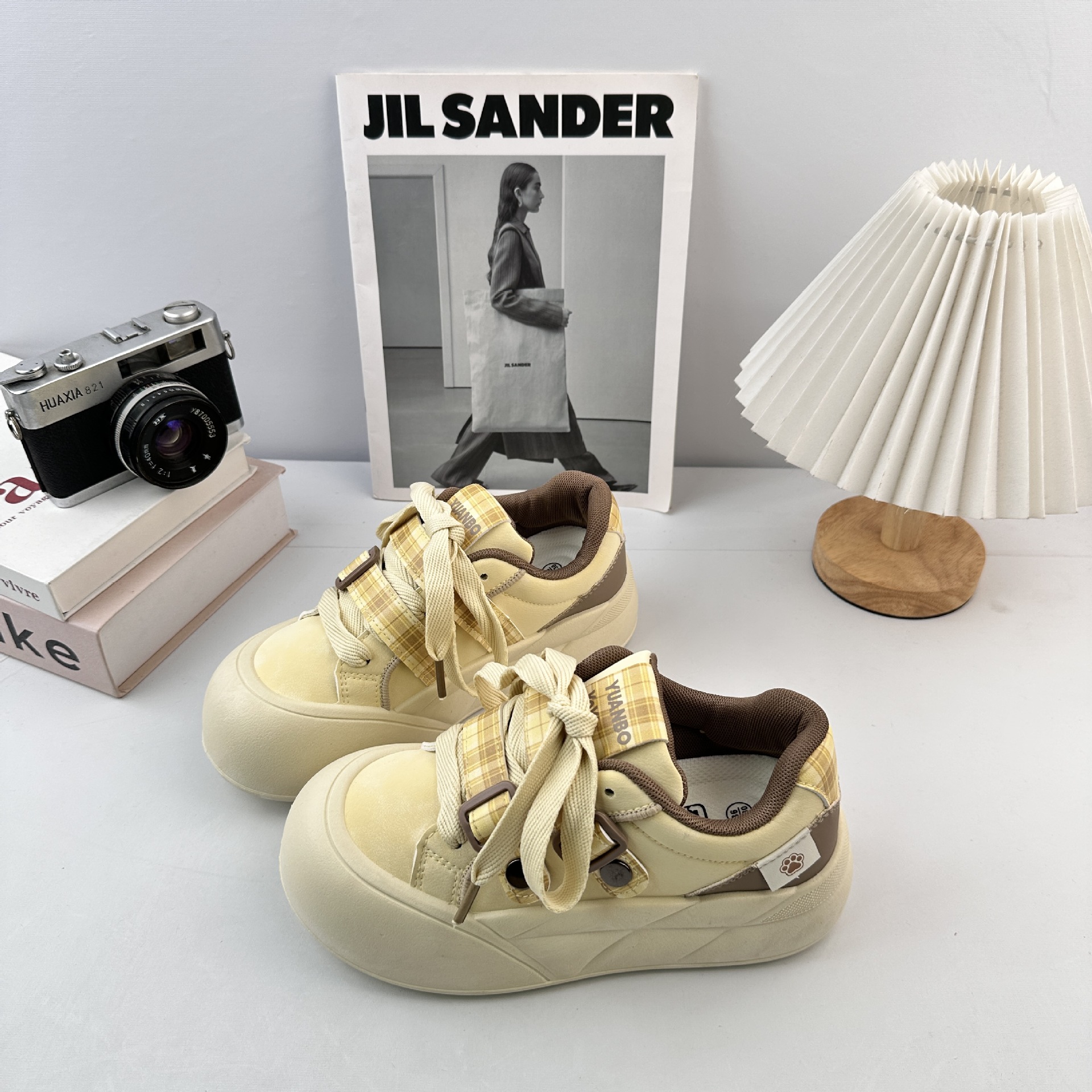 Yuanbo zapatos blancos de mujer leche fu fu zapatos de pan de cabeza grande estudiantes ociosos de soleas gruesas otoño y invierno zapatos casuales universales