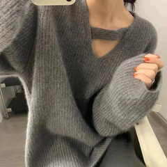 镂空灰色v领针织毛衣女秋冬2025新款设计感小众感慵懒风上衣