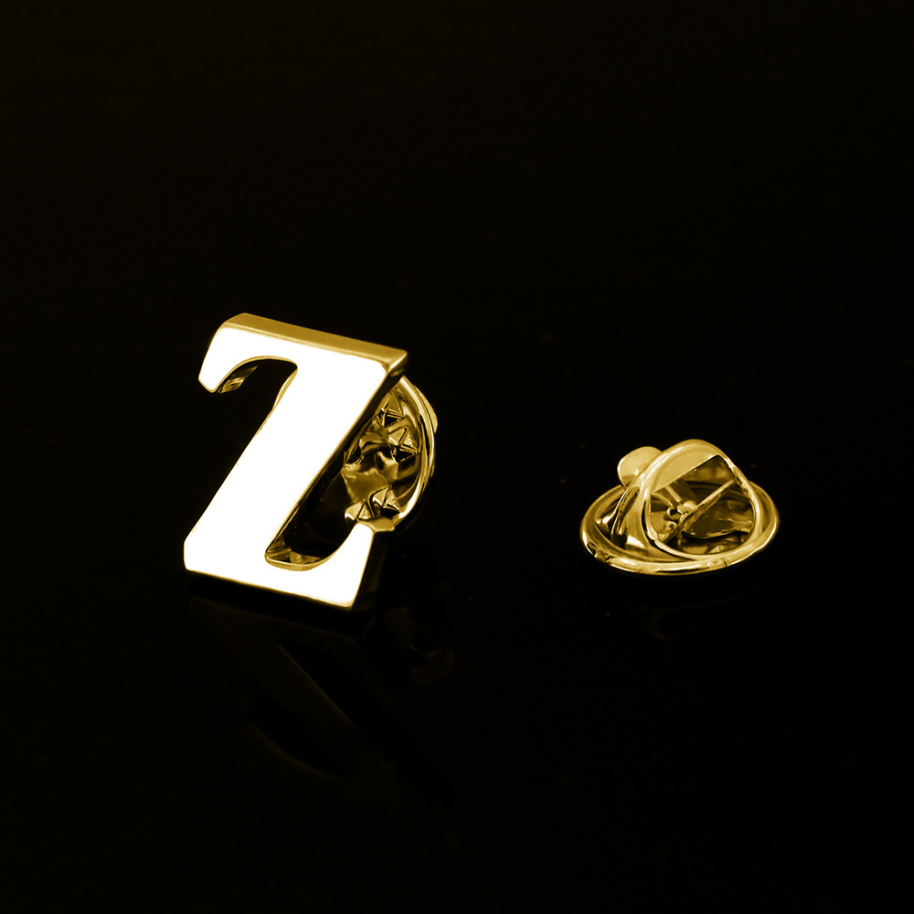 [Cobre puro de doble capa de galvanoplastia sin inventario] Joyería de los hombres de moda 26 letras broche collar pin insignia al por mayor