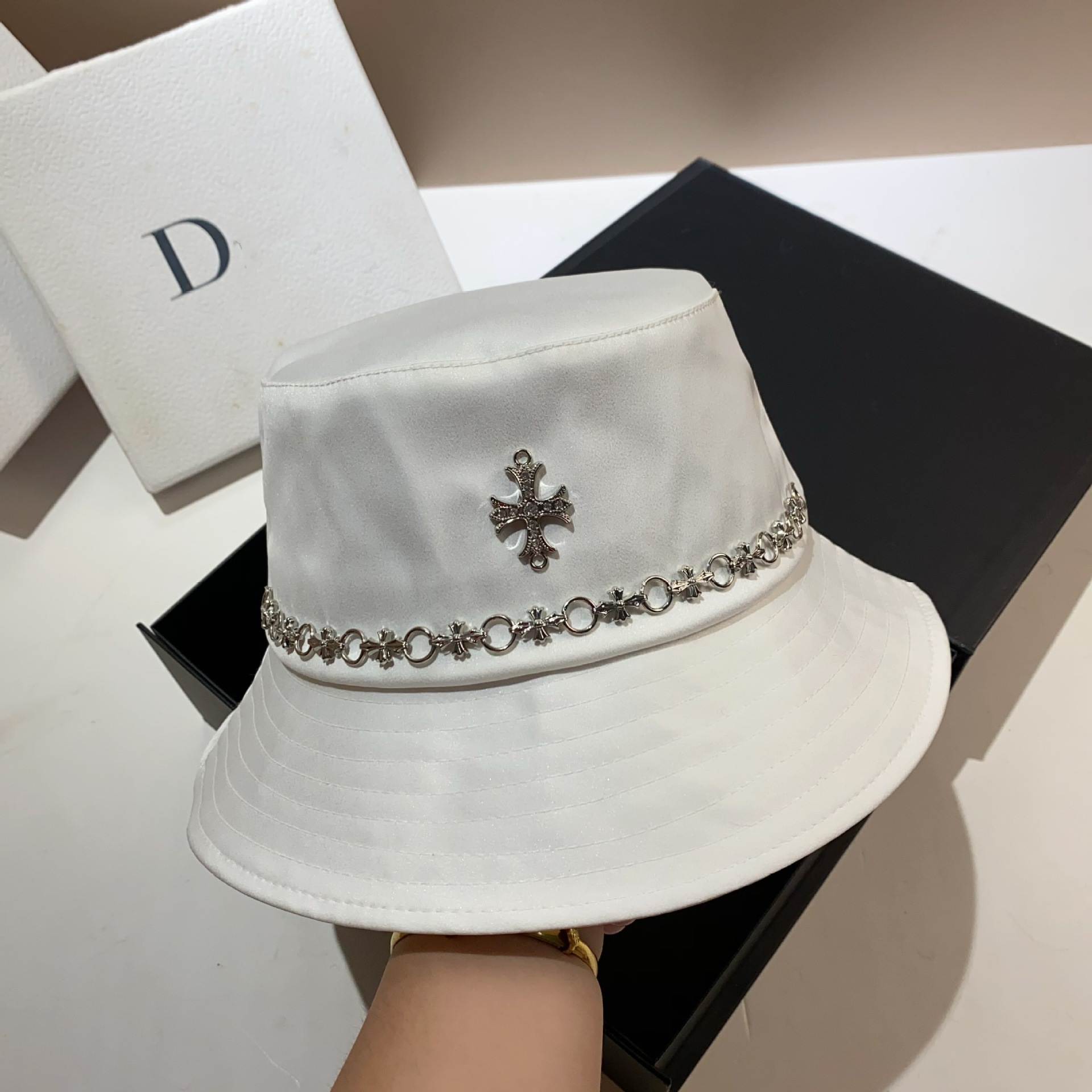 Bacinella a catena incrociata fatta a mano alla moda, marchio parigino alla moda, acido acetico, pescatore, autunno, uomo e donna casual_voghion.com