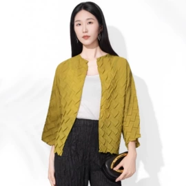 连衣裙;时尚休闲套装;女式T恤