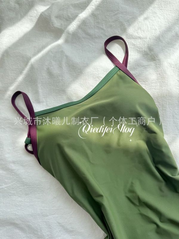 《苔藓绿》女款竞速游泳馆专用2025夏季新款高级感修身连体泳装|undefined
