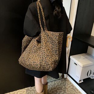 Summer shopping bag for leisure, capacious one-shoulder bag