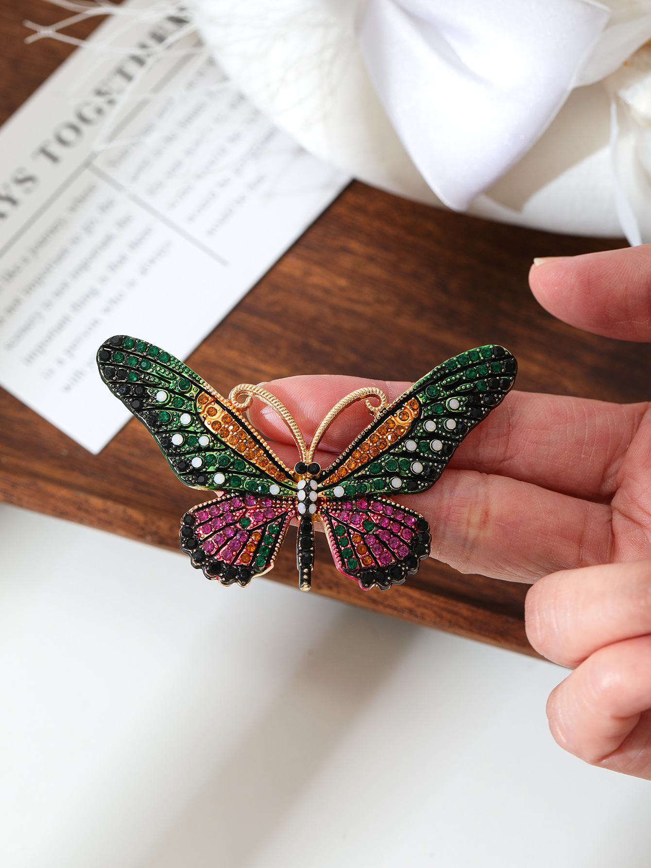 New European and American Style Cross-Border Creative Cute Brooch with Butterfly Design, Rhinestones, Enamel, and Oil-Drip Finish, Direct from the Manufacturer